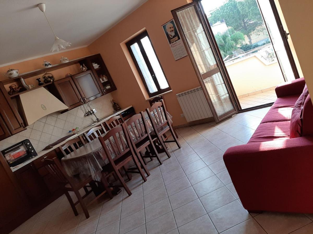 Residenza Monteleone Apartment Ardore Marina Bagian luar foto