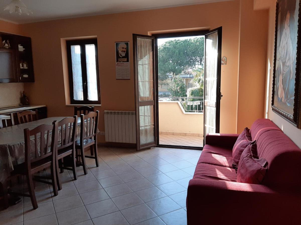 Residenza Monteleone Apartment Ardore Marina Bagian luar foto