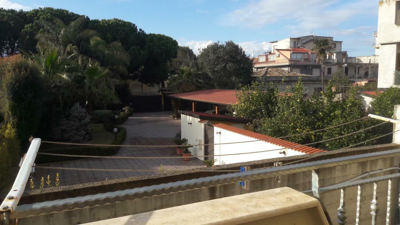 Residenza Monteleone Apartment Ardore Marina Bagian luar foto